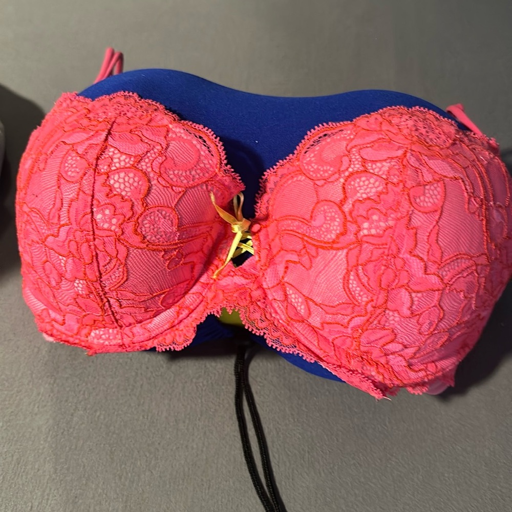 Victoria’s Secret VS Neon Hot‎ Pink lace pushup bra 32D NWOT